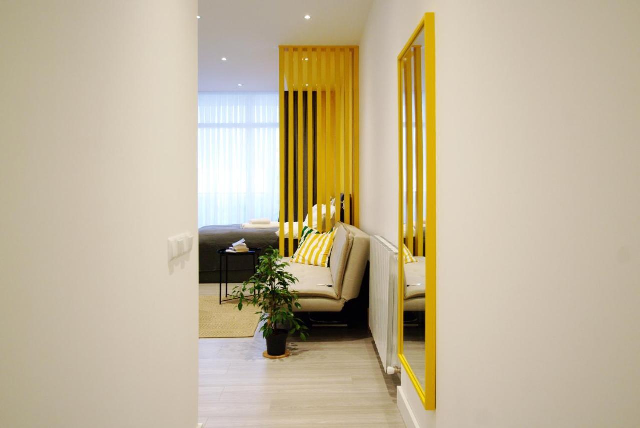 Banana Apartments Batoemi Buitenkant foto